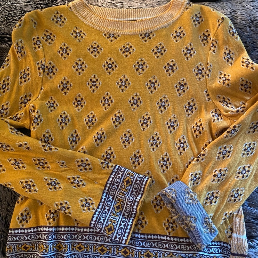 Free People sweater small